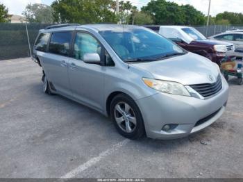  Salvage Toyota Sienna