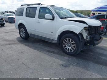  Salvage Nissan Pathfinder