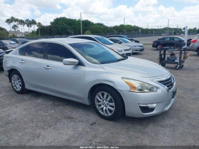  Salvage Nissan Altima