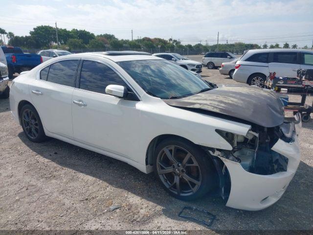  Salvage Nissan Maxima