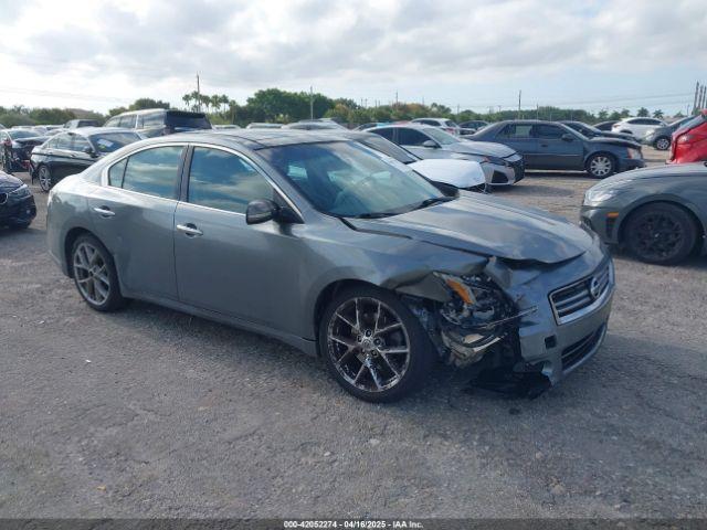  Salvage Nissan Maxima