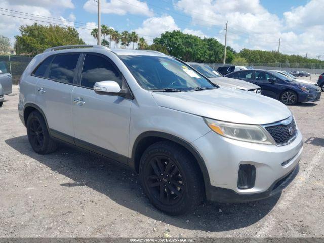  Salvage Kia Sorento