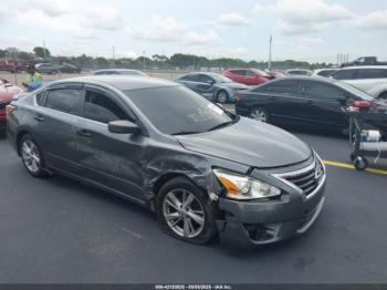  Salvage Nissan Altima
