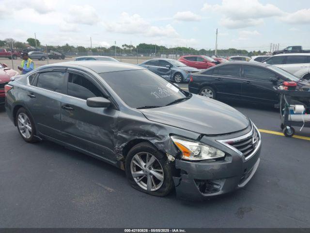  Salvage Nissan Altima