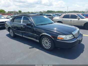  Salvage Lincoln Towncar