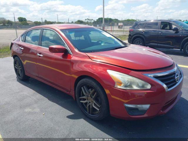  Salvage Nissan Altima
