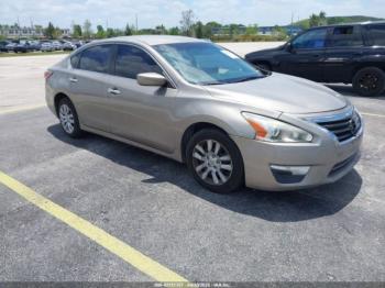  Salvage Nissan Altima