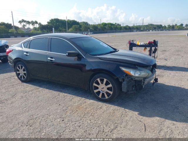  Salvage Nissan Altima