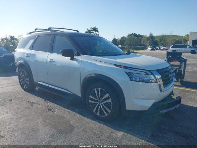  Salvage Nissan Pathfinder