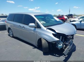  Salvage Toyota Sienna