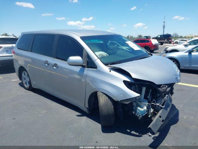  Salvage Toyota Sienna