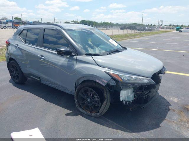  Salvage Nissan Kicks