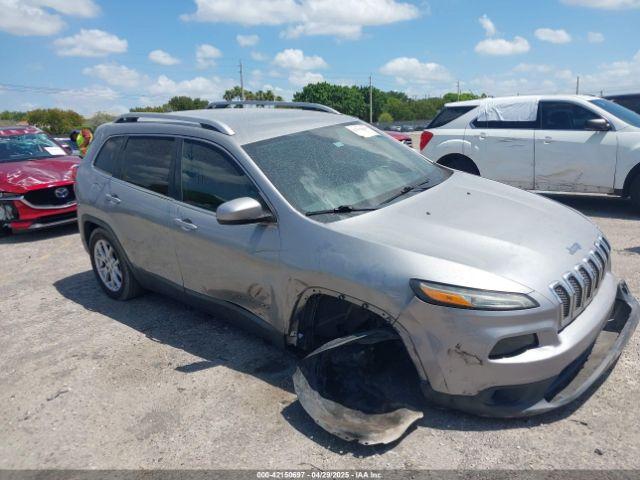  Salvage Jeep Cherokee
