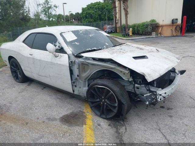 Salvage Dodge Challenger