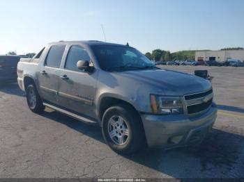  Salvage Chevrolet Avalanche 1500
