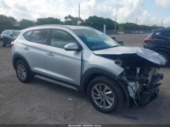  Salvage Hyundai TUCSON