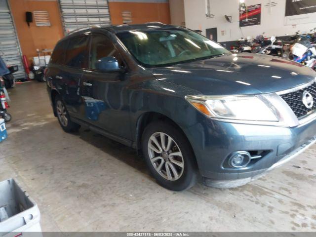  Salvage Nissan Pathfinder