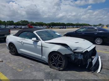  Salvage Ford Mustang
