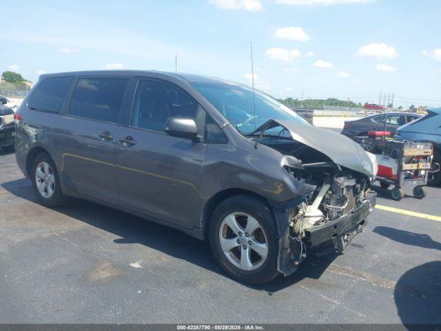  Salvage Toyota Sienna