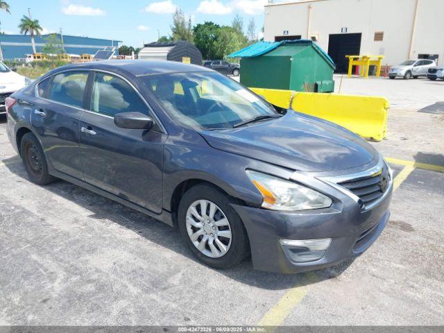  Salvage Nissan Altima