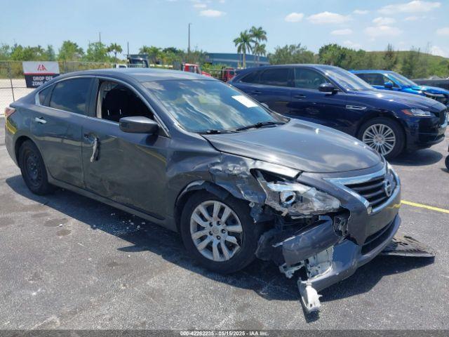  Salvage Nissan Altima