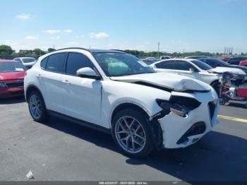  Salvage Alfa Romeo Stelvio