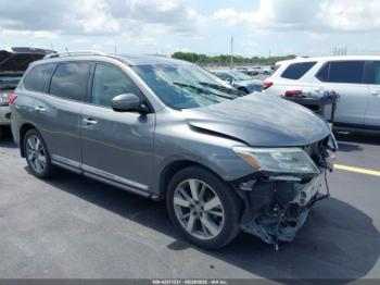  Salvage Nissan Pathfinder