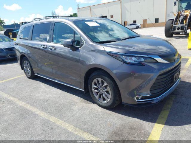  Salvage Toyota Sienna