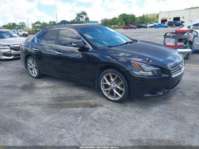  Salvage Nissan Maxima