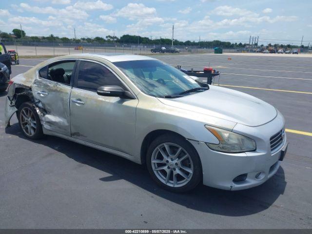  Salvage Nissan Maxima