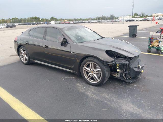  Salvage Porsche Panamera