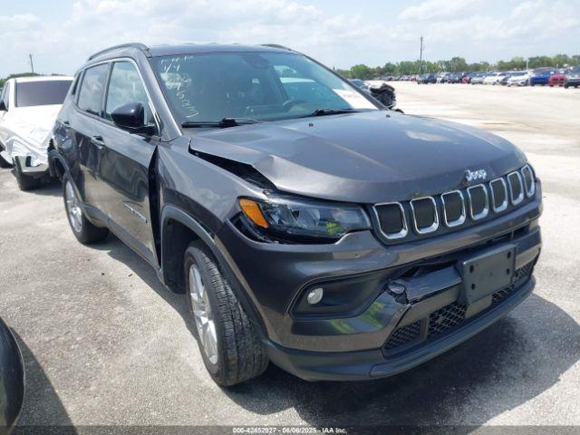  Salvage Jeep Compass