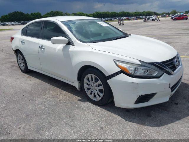  Salvage Nissan Altima