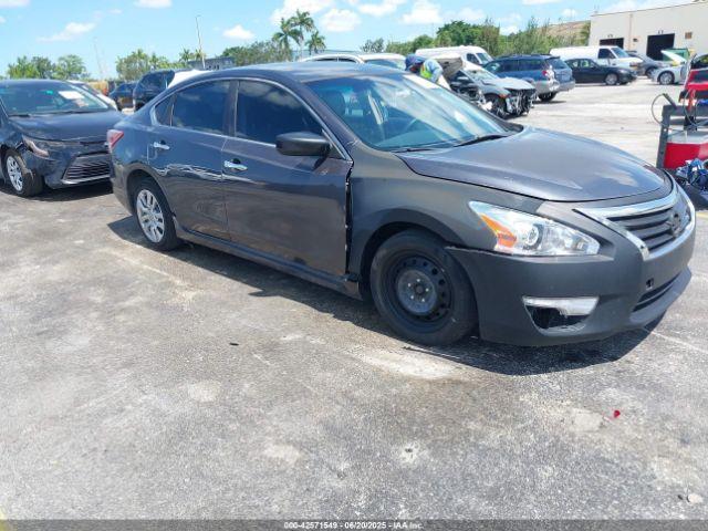  Salvage Nissan Altima