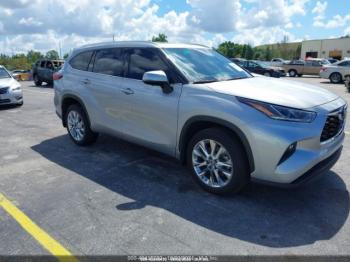  Salvage Toyota Highlander
