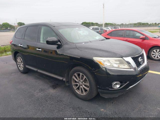  Salvage Nissan Pathfinder