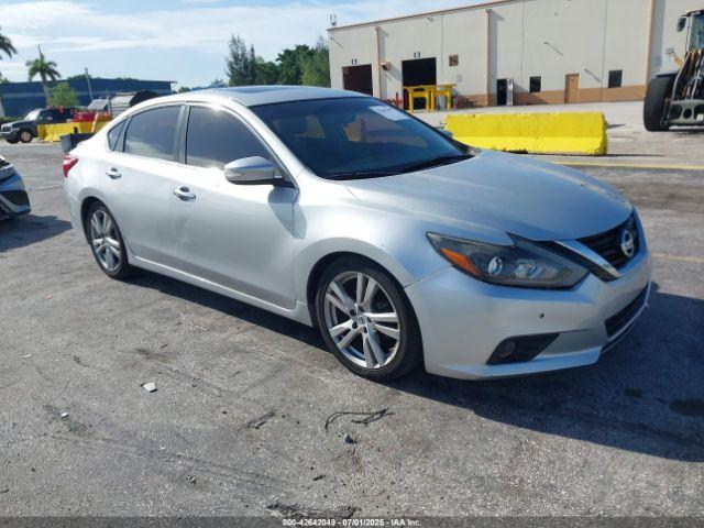  Salvage Nissan Altima