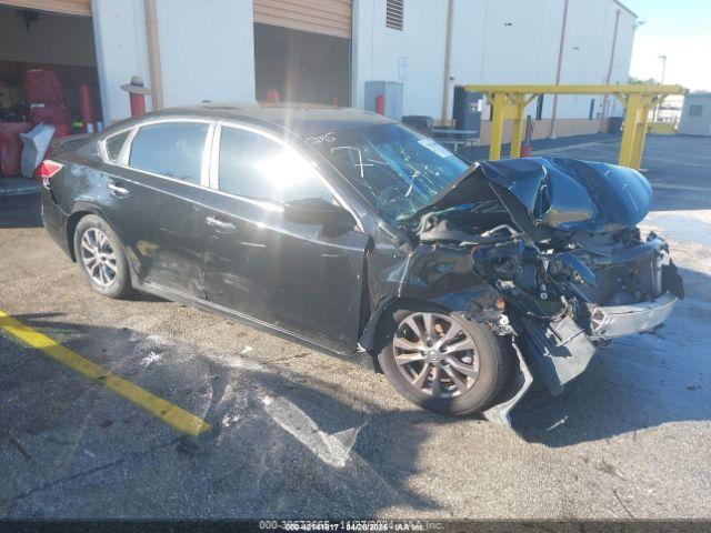  Salvage Nissan Altima