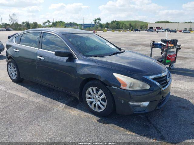  Salvage Nissan Altima