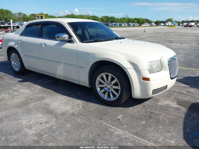  Salvage Chrysler 300