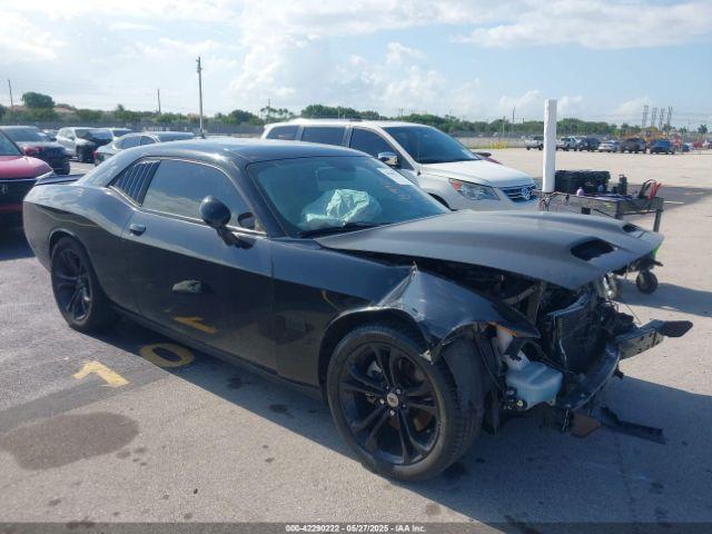  Salvage Dodge Challenger