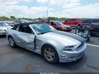  Salvage Ford Mustang
