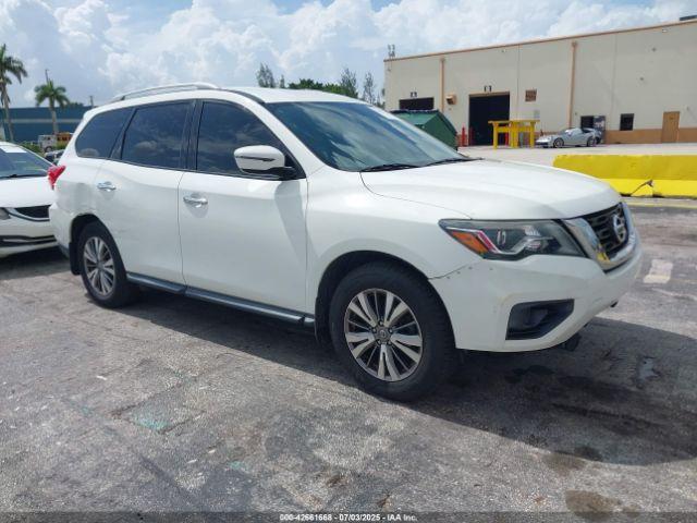  Salvage Nissan Pathfinder