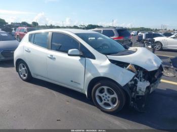  Salvage Nissan LEAF
