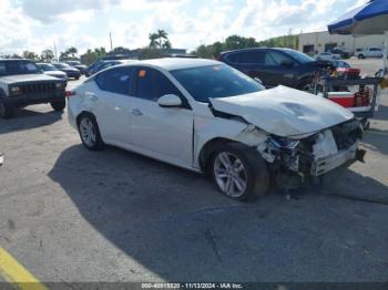  Salvage Nissan Altima