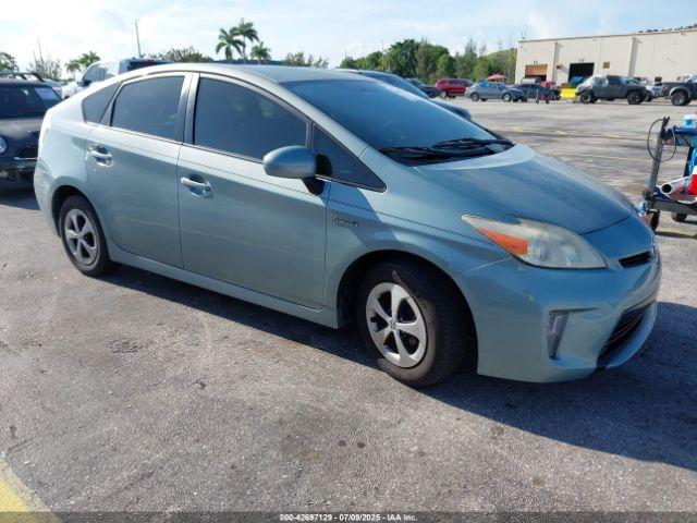  Salvage Toyota Prius