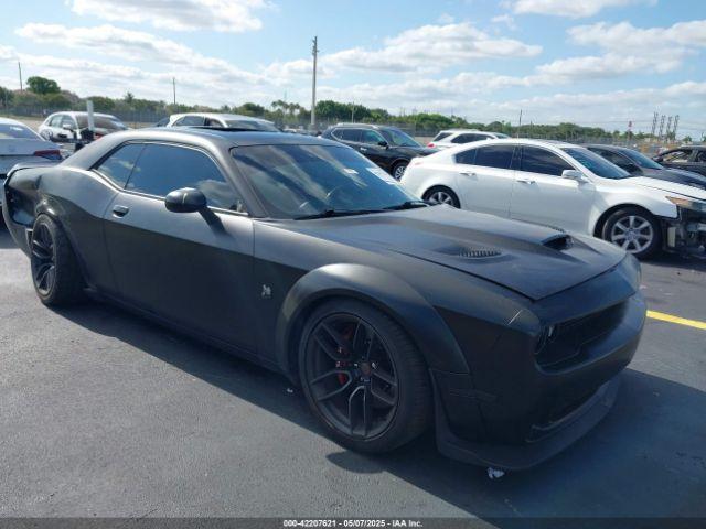  Salvage Dodge Challenger