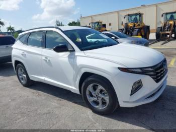  Salvage Hyundai TUCSON