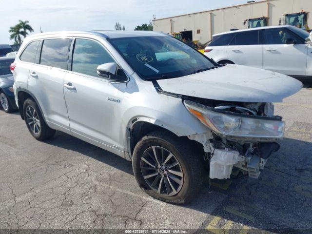  Salvage Toyota Highlander