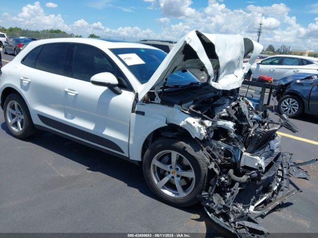  Salvage Porsche Macan